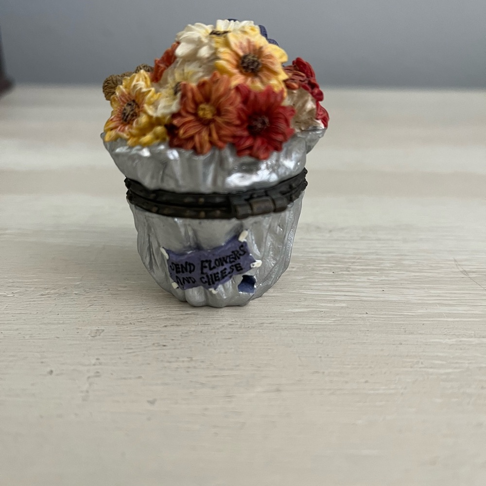 Boyd’s Miniature Trinket box